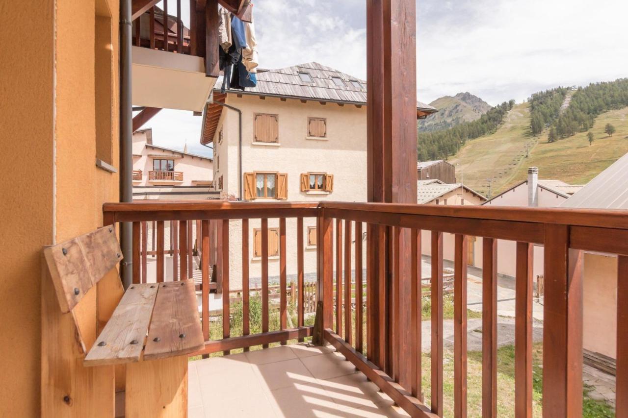 Appartamento Trilocale Fronte Piste A Monginevro Esterno foto